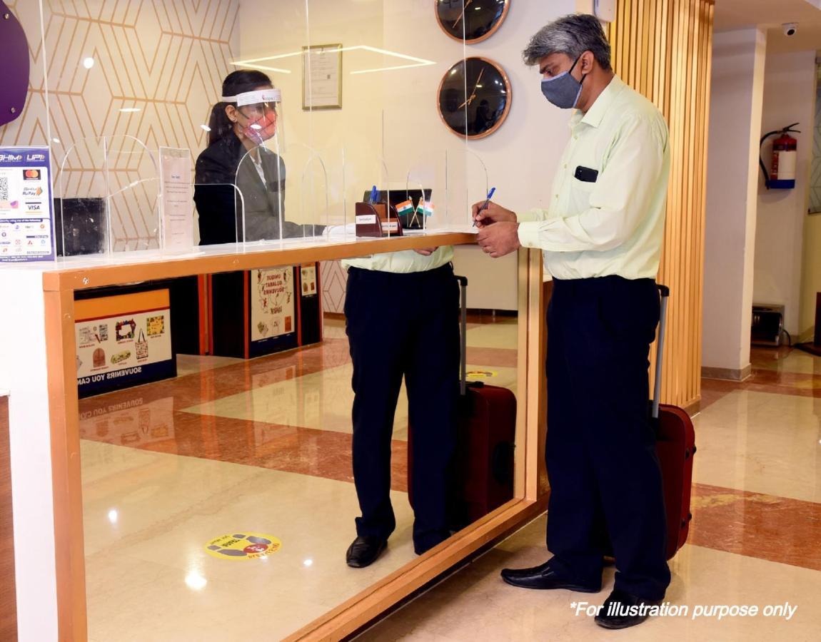 Oyo Hotel D Veeray Ahmedabad Extérieur photo