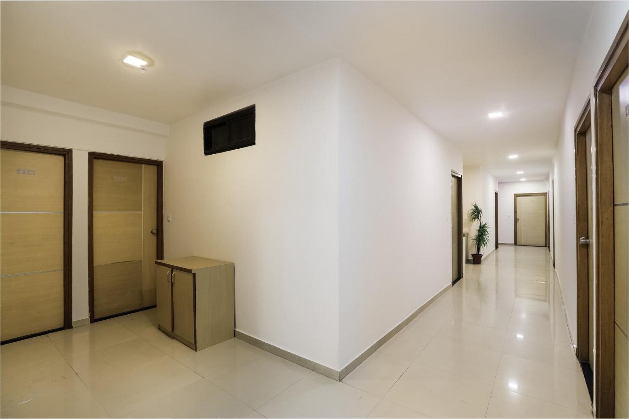 Oyo Hotel D Veeray Ahmedabad Extérieur photo